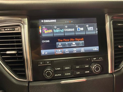 Used 2018 Porsche Macan GTS image 9