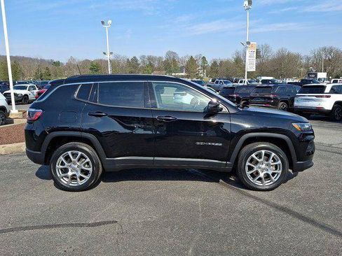 Certified 2022 Jeep Compass Latitude AWD/4WD image 9