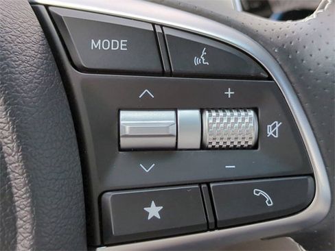 Certified 2025 Genesis G70 2.5T image 24