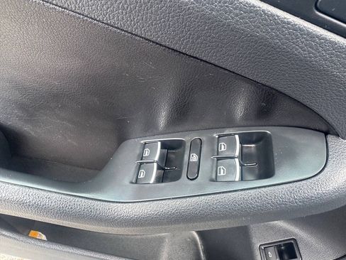 Used 2013 Volkswagen Jetta SE FWD image 11