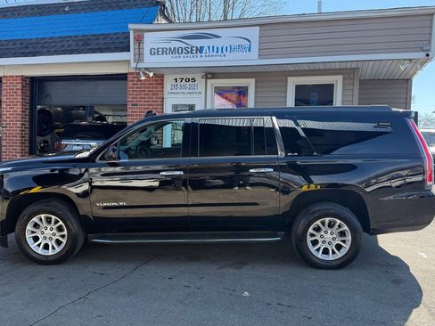 Used 2016 GMC Yukon XL SLE w/ Convenience Package image 2