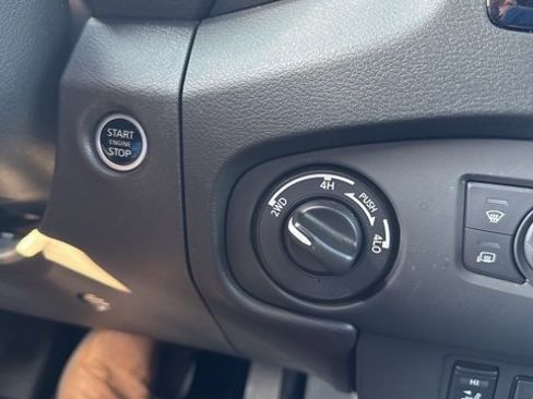 Certified 2023 Nissan Frontier PRO-4X w/ Pro Convenience Package image 28