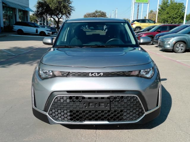 Used 2023 Kia Soul LX w/ LX Technology Package FWD image 2