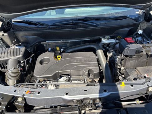 Used 2025 Chevrolet Equinox LT image 32