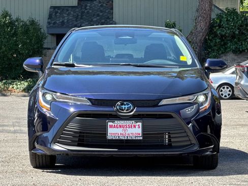 Certified 2025 Toyota Corolla LE FWD image 8