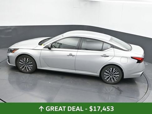 Used 2024 Nissan Altima 2.5 SV image 41