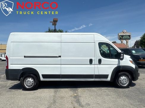 Used 2023 RAM ProMaster 2500 image 2