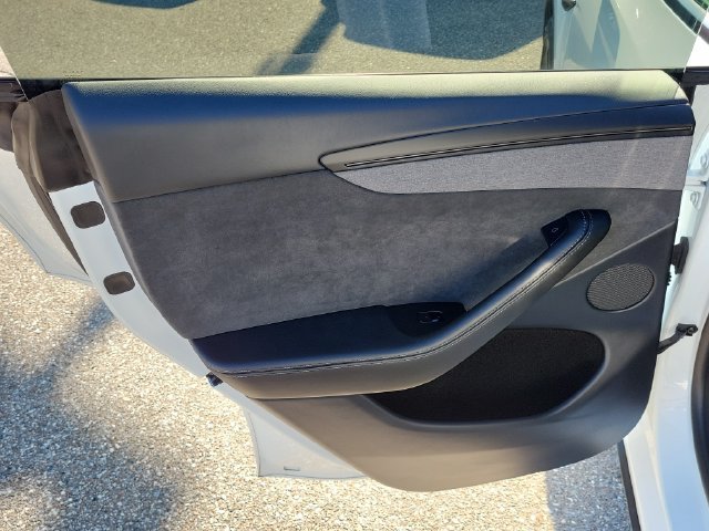 Used 2026 Tesla Model Y Long Range RWD image 11