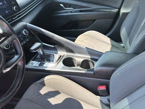 Used 2021 Hyundai Elantra SEL w/ Convenience Package FWD image 15