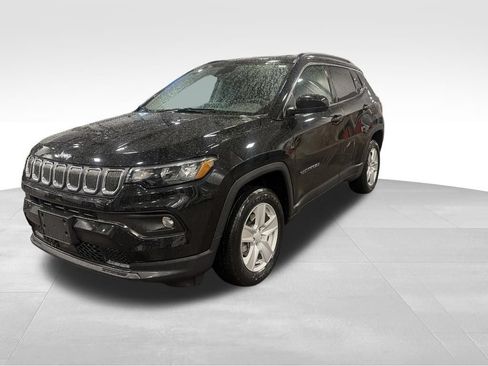 Used 2022 Jeep Compass Latitude w/ Convenience Group AWD/4WD image 3