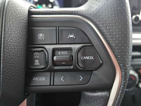 Certified 2025 Toyota 4Runner TRD Off-Road image 33