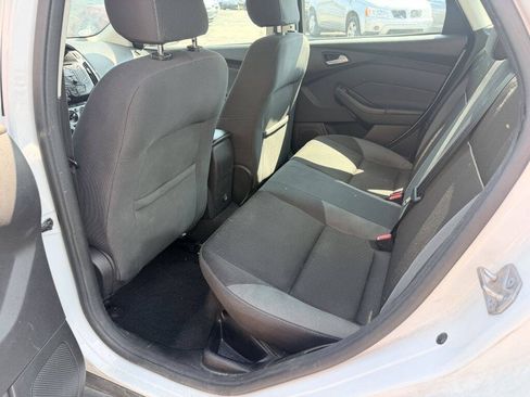 Used 2014 Ford Focus SE FWD image 5
