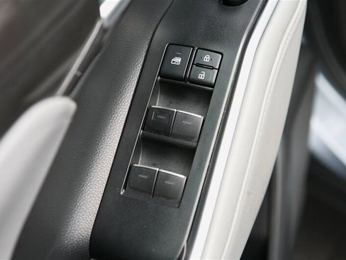 Used 2021 Toyota Highlander Platinum AWD/4WD image 9