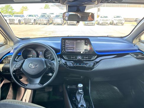 Used 2021 Toyota C-HR XLE FWD image 14