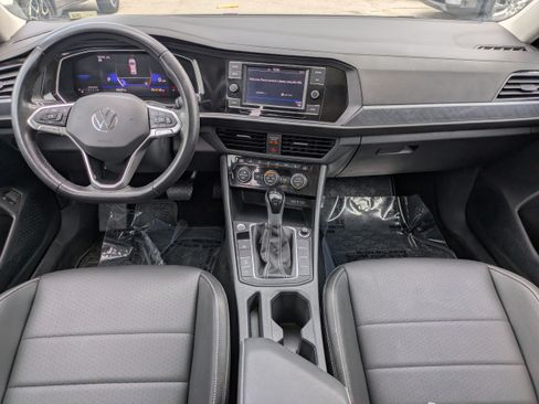 Used 2024 Volkswagen Jetta SE w/ Panoramic Sunroof Package FWD image 14