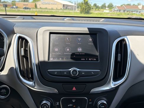 Used 2021 Chevrolet Equinox LS FWD image 17