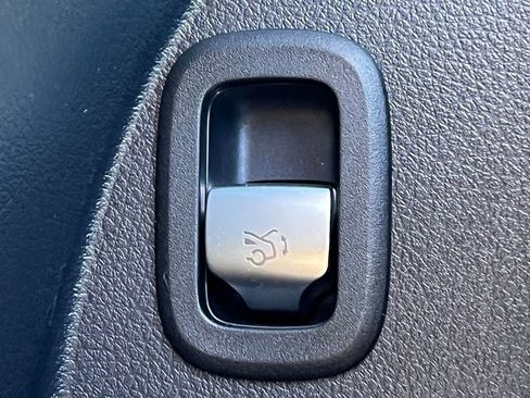 Certified 2026 Mercedes-Benz GLC 300 4MATIC image 28