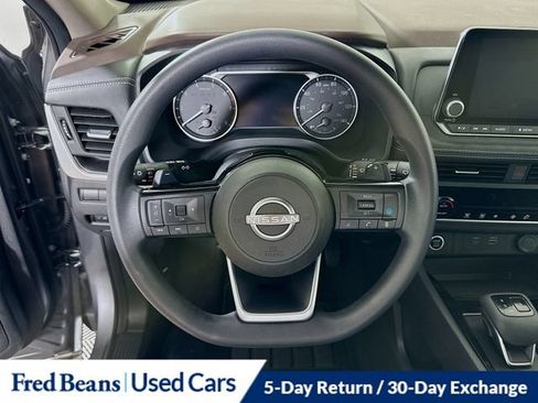 Used 2023 Nissan Rogue SV AWD/4WD image 16
