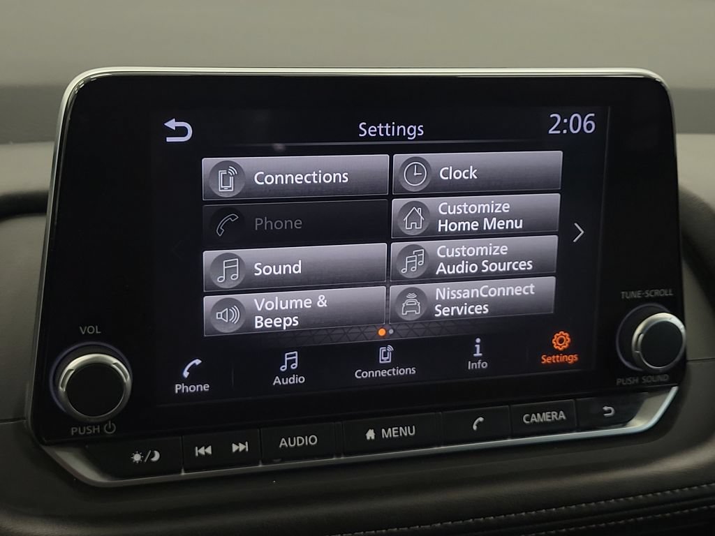 Used 2025 Nissan Rogue SV AWD/4WD image 19