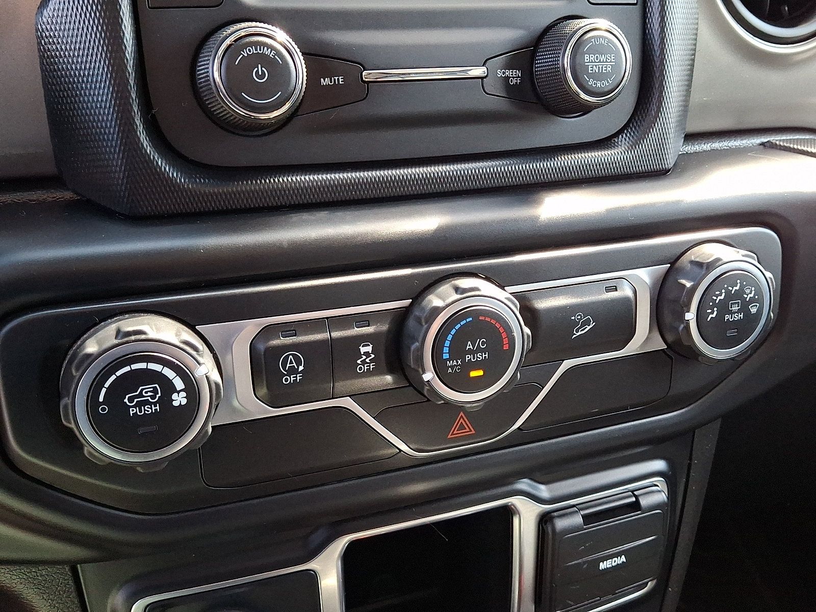 Used 2019 Jeep Wrangler Unlimited Sport AWD/4WD image 16