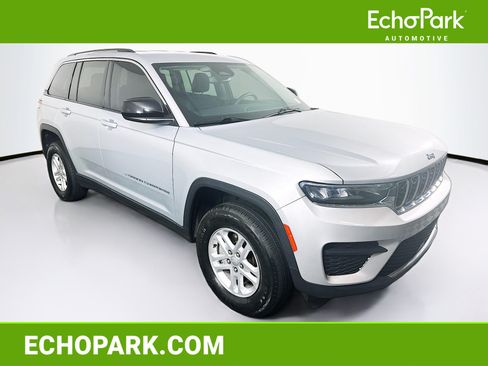 Used 2023 Jeep Grand Cherokee Laredo w/ Luxury Tech Group I AWD/4WD image 1