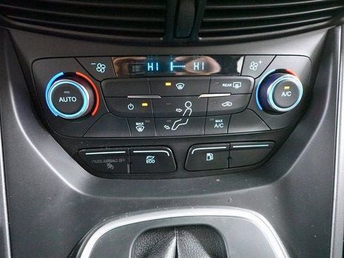 Used 2017 Ford C-MAX SE image 18