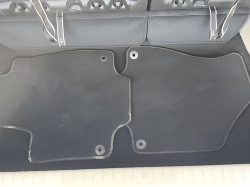 Used 2024 Chrysler Voyager LX image 32