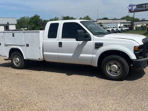 Used 2010 Ford F250 XL image 5