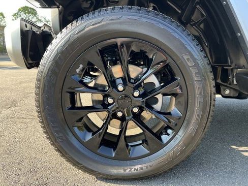 Used 2022 Jeep Wrangler Unlimited Sahara image 13