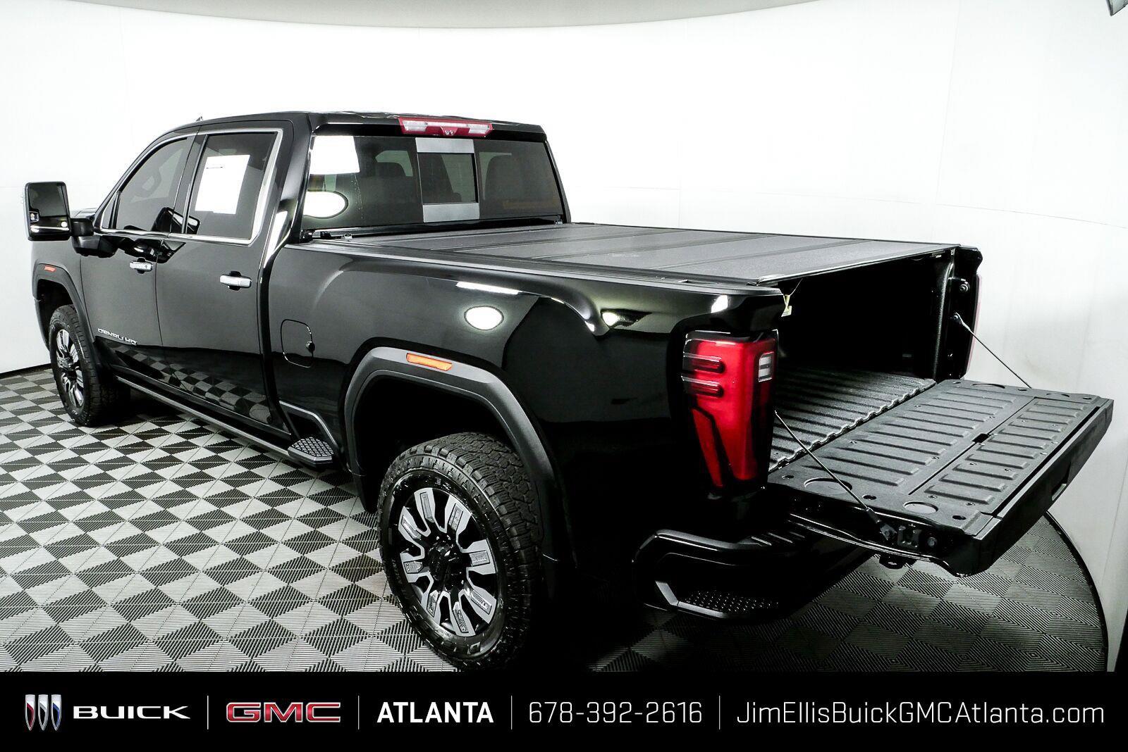 Used 2024 GMC Sierra 2500 Denali w/ Denali Reserve Package AWD/4WD image 31