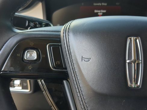 Used 2022 Lincoln Aviator AWD w/ Premium Package image 13