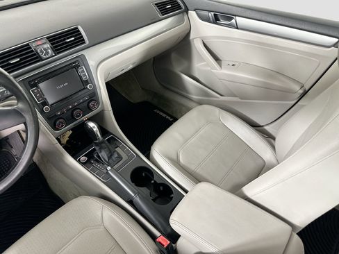 Used 2015 Volkswagen Passat 1.8T Limited Edition image 21