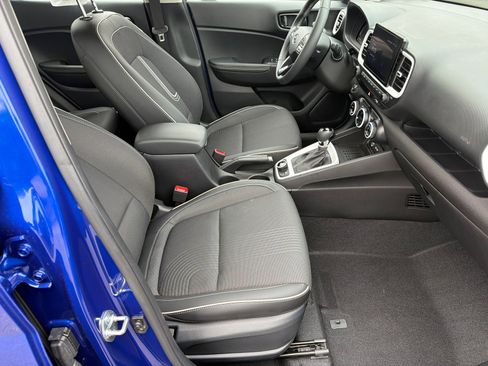 Certified 2024 Hyundai Venue Limited FWD image 13