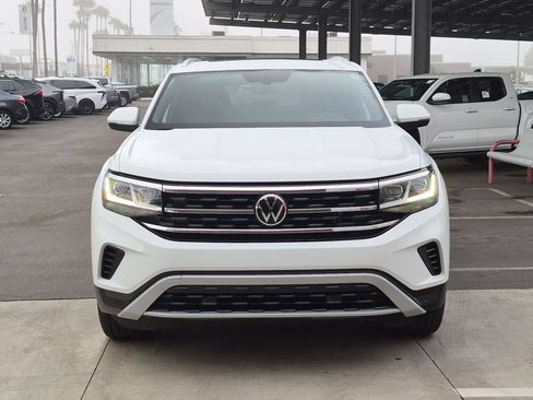 Used 2023 Volkswagen Atlas Cross Sport SE w/ Panoramic Sunroof Package AWD/4WD image 3