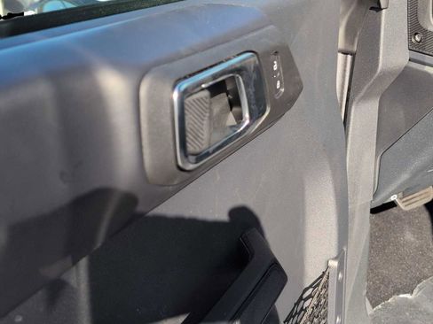 New 2025 Ford Bronco Badlands image 6