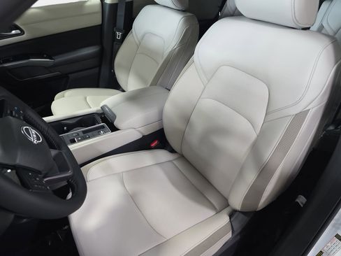 New 2026 Nissan Pathfinder SL image 15