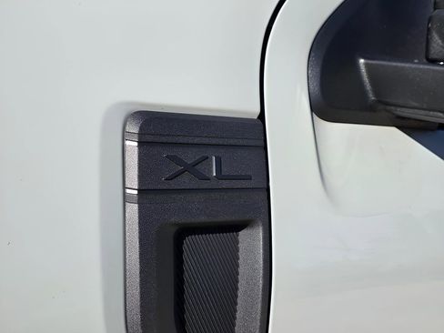 Used 2022 Ford Maverick XL image 7