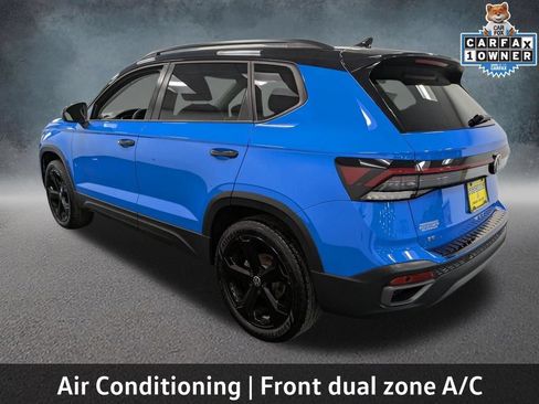 Used 2025 Volkswagen Taos SE AWD/4WD image 7