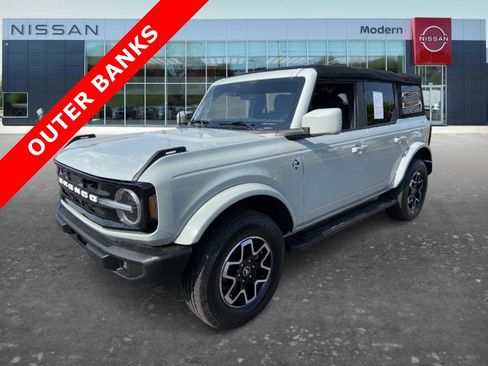Used 2023 Ford Bronco Outer Banks AWD/4WD image 1