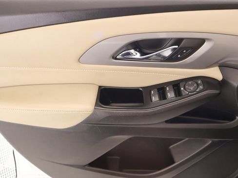 Used 2023 Chevrolet Traverse LS w/ Safety Package image 16