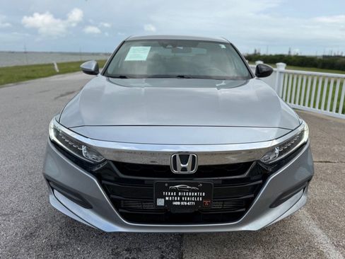 Used 2018 Honda Accord LX image 2