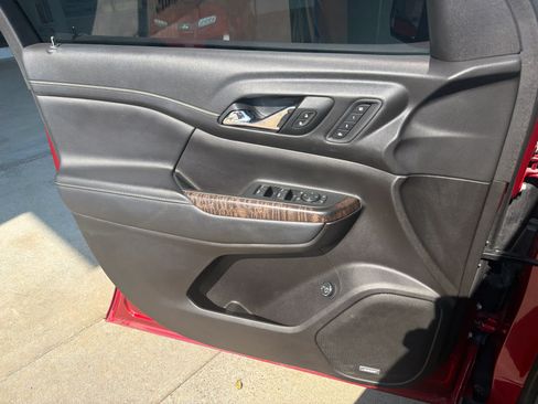 Used 2021 GMC Acadia Denali w/ Denali Technology Package FWD image 22