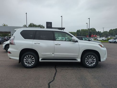Used 2017 Lexus GX 460 Premium w/ Premium Package AWD/4WD image 2