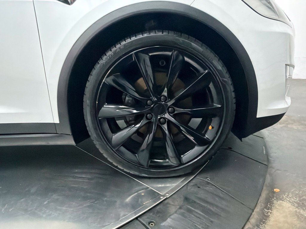 Used 2020 Tesla Model X Long Range AWD/4WD image 9