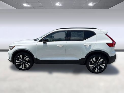 New 2026 Volvo XC40 B5 Ultra w/ Climate Package AWD/4WD image 2