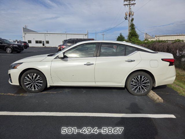 Used 2023 Nissan Altima 2.5 SV w/ SV Premium Package AWD/4WD image 7