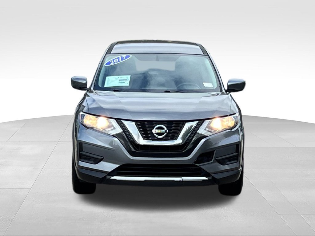 Used 2017 Nissan Rogue S FWD image 2