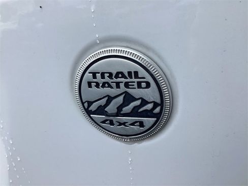 Used 2018 Jeep Wrangler Unlimited Sahara image 16