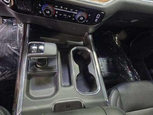 Used 2026 Chevrolet Silverado 1500 LT Trail Boss w/ LT Trail Boss Premium Package AWD/4WD image 26