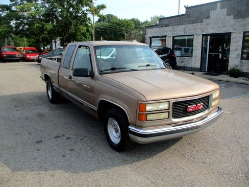 Used 1995 GMC Sierra 1500 Club Coupe 6.5-ft. Bed 2WD image 1